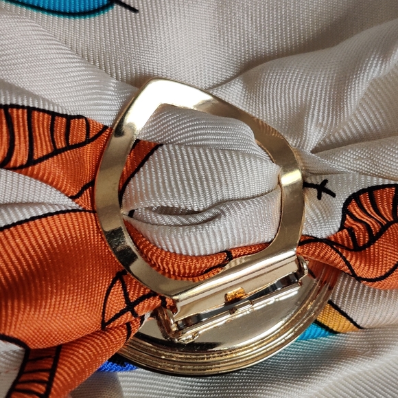 2/$50 Vintage Scarf/ Dress clip and matching earrings - Picture 12 of 12